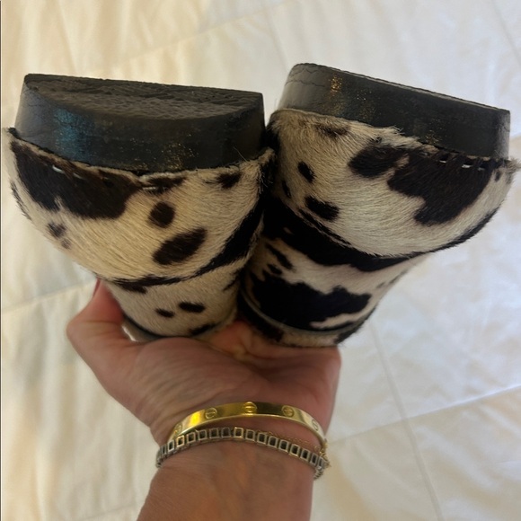Cow Print Clogs - no 6 clogs - Picture 4 of 6